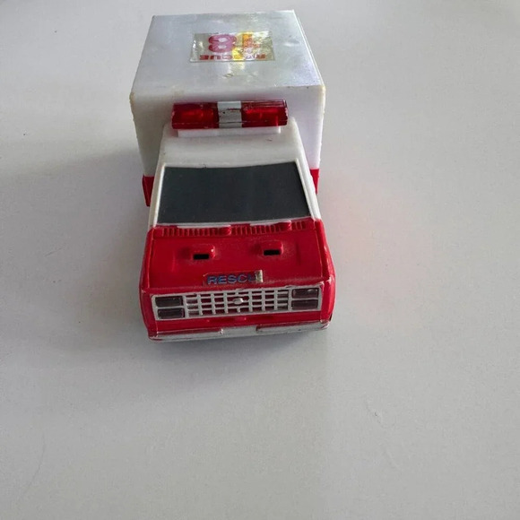 Vintage FunRise 1993 No. 18 Rescue Ambulance - Picture 3 of 4